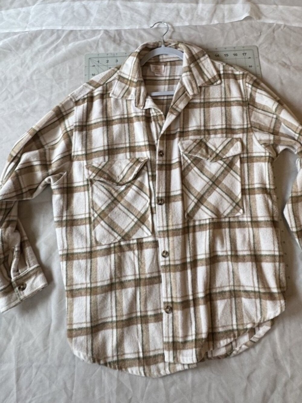Dizzy Lizzy Plaid Flannel Shacket Shirt Women's XL Cream Tan Olive